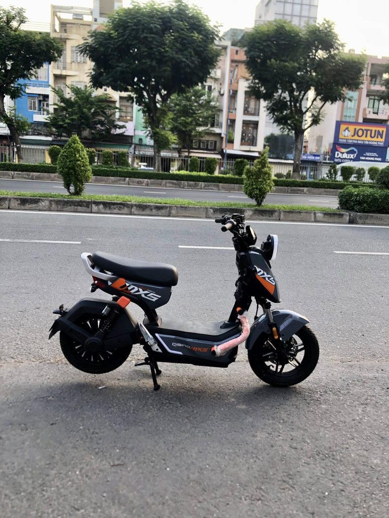 Động cơ 1400W mạnh mẽ