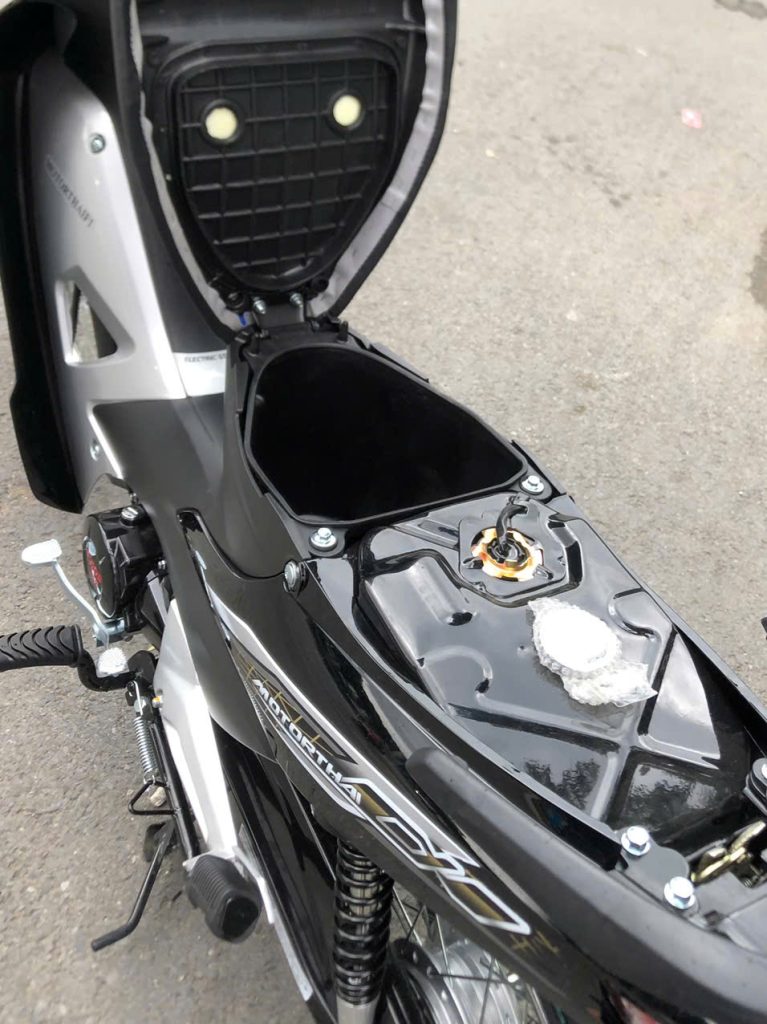 Cốp xe vừa đủ